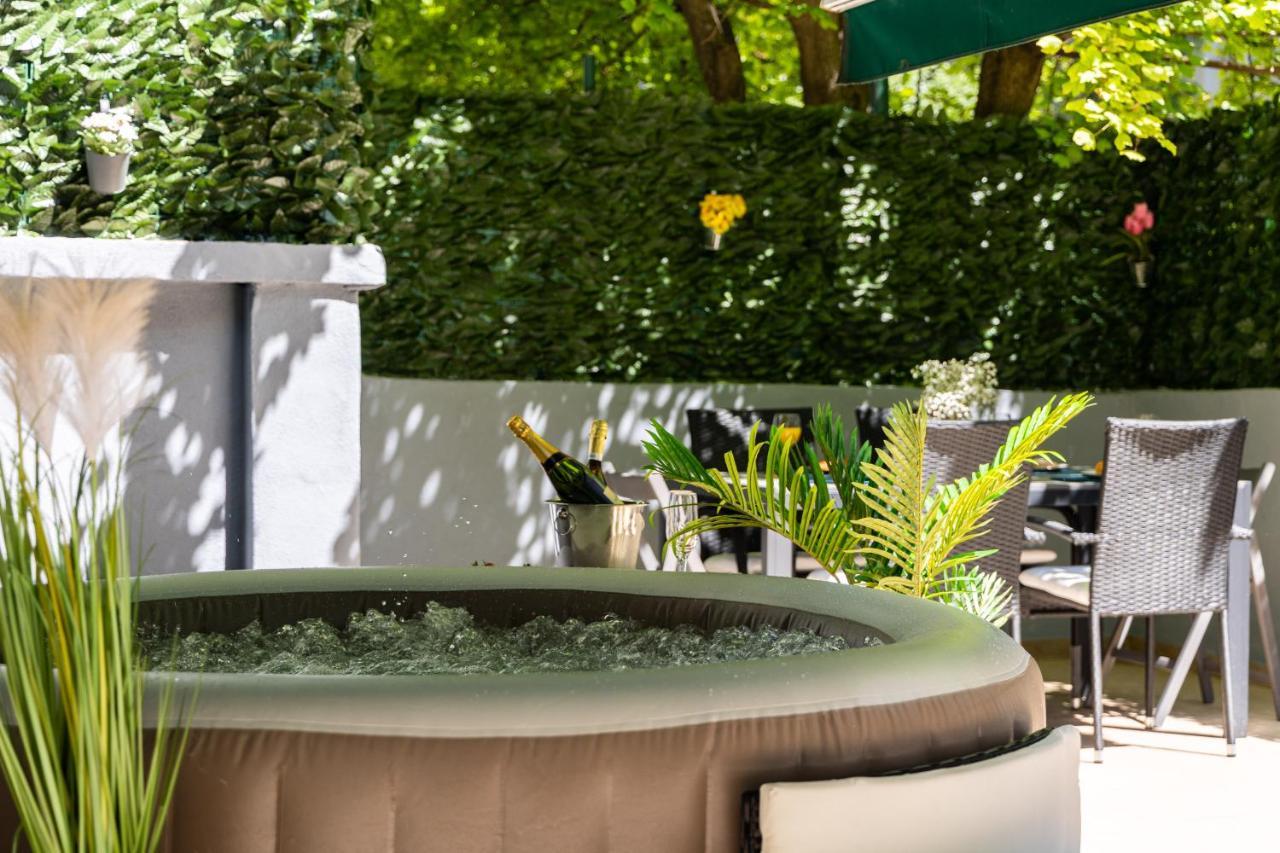Oasis Luxury Apartment With Terrarce And Jacuzzi Split Exterior foto